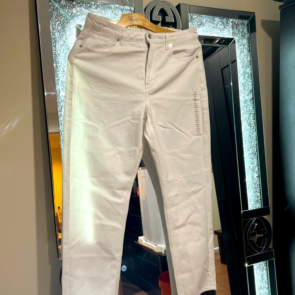 American Eagle white Brand New Regular Mom Jeans size 12